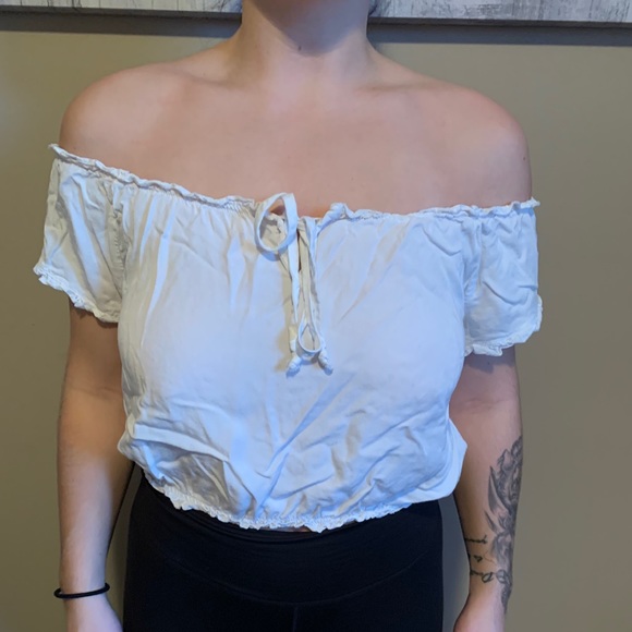 Off the shoulder white top - Picture 2 of 3